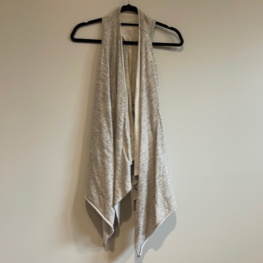 Hard tail vest